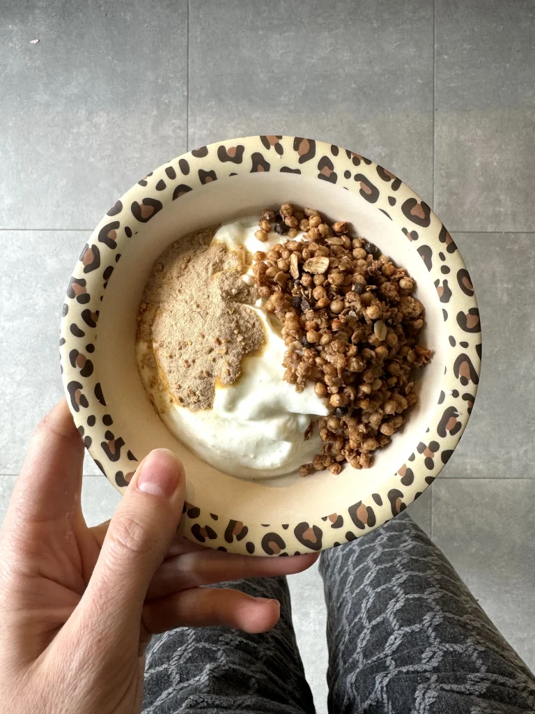 Magere franse kwark met flavour poeder en protein granola